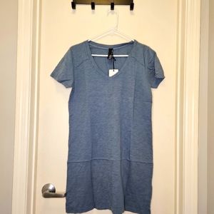 Bobi v-neck t-shirt dress  blue size medium NWT
